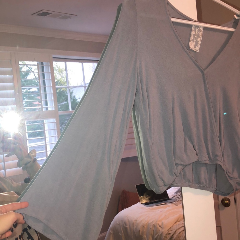 American Threads Light Blue Top - Picture 3 of 6